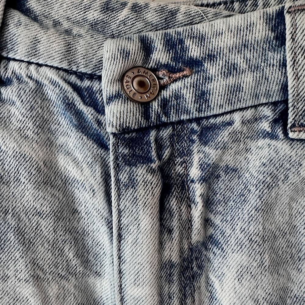 American Eagle Strigid Distressed Denim Jean Shorts Cut Off High Rise Stretch 8 - Picture 7 of 15